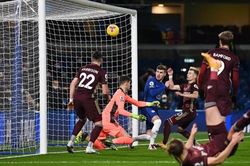 Timo Werner bỏ lỡ khó tin, bị fan Chelsea gọi là 'Martial 2.0'