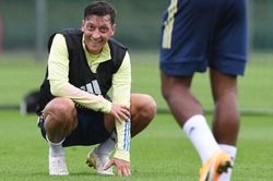 Trực tiếp Tottenham vs Arsenal: Bao giờ Arteta đưa Oezil trở lại?