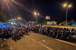 Cảnh sát vây ráp 52 thanh niên đua xe trên cầu Cần Thơ