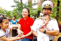 Lấy chồng bộ đội