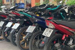 Bắt hàng chục 'quái xế' tụ tập, đua xe trước trường ĐH Nông Lâm TP Hồ Chí Minh