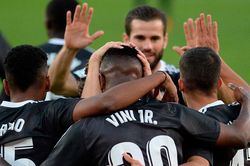 Thi đấu bế tắc, Real vẫn may mắn giành trọn 3 điểm đầy may mắn trước Sevilla