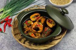 Trời se lạnh, làm ngay món cá lóc kho tộ vàng ruộm, không tanh, đậm đà đưa cơm
