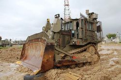 'Quái vật' Caterpillar D9: Israel lắp hệ thống chống tên lửa cho máy ủi bọc thép