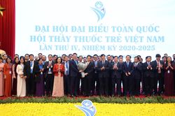 Thầy thuốc trẻ cần xem niềm tin của bệnh nhân là mục tiêu phấn đấu
