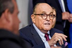 Luật sư của Tổng thống Trump mắc Covid-19