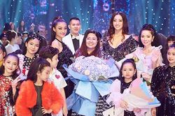 Hoa hậu Lương Thùy Linh hóa búp bê Super Star diễn cùng dàn mẫu 'nhí'