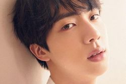 Jin BTS tiết lộ bí mật về dấu đỏ 'bí ẩn' gây chú ý trên cổ