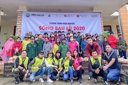 Ban Thanh niên Quân đội phối hợp tặng quà cán bộ, chiến sĩ, nhân dân các tỉnh miền Trung và Tây Nguyên