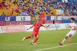 Hồ Tấn Tài trở lại Bình Định sau đợt tập trung ĐTQG