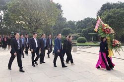 Đoàn Ủy ban Mặt trận Tổ quốc các tỉnh Bắc Trung Bộ dâng hoa, dâng hương tưởng niệm Chủ tịch Hồ Chí Minh