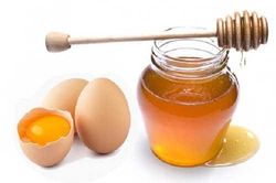 Bí quyết 'trẻ mãi không già' chỉ với lòng trắng trứng gà, mật ong