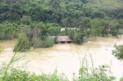 Thủy điện Buôn Kuốp xả lũ: Nhập nhằng hỗ trợ-bồi thường thiệt hại
