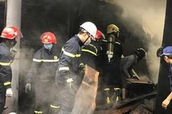 Hai giờ đồng hồ dập tắt vụ cháy tại công ty sản xuất gỗ