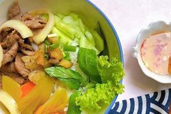 Cách làm món bún thịt bò xào