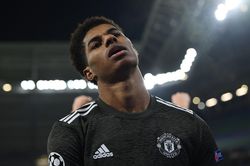 Man United thua vì sai lầm của Solskjaer