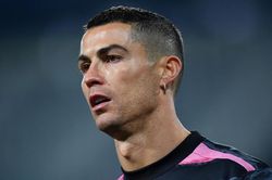 'Benzema rất nỗ lực, nhưng không phải là Ronaldo'
