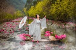 NSND Thu Quế hóa tiên nữ mộng mơ, trẻ trung đáng ngưỡng mộ ở tuổi 51
