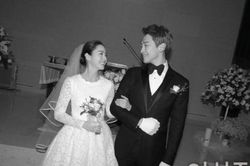 Kim Tae Hee mang thai em bé thứ 3: Bi Rain úp mở trên MXH!