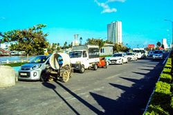 Đậu xe chiếm lòng đường