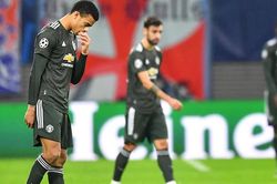 MU bị loại khỏi Champions League: Tự đẩy mình vào chỗ chết