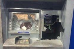 Rút tiền bị nuốt thẻ, người đàn ông đập phá trụ ATM ở Bình Dương