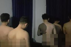 Đột kích cơ sở massage bí ẩn, có 33 đàn ông không mảnh vải che thân
