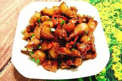 Bữa cơm sum vầy cuối tuần với món thịt rang cháy cạnh mặn mà béo ngậy
