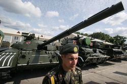 Quân đội Ukraine có kế hoạch vận hành xe tăng T-64 trong 25 năm nữa