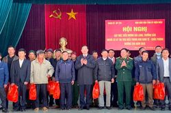 Gặp mặt, biểu dương trên 100 già làng, trưởng bản, người có uy tín tiêu biểu
