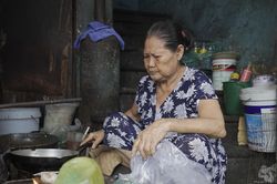 'Ốc cầu thang' thu hút người ăn ở TP.HCM