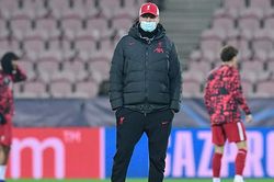 Juergen Klopp bị CĐV Liverpool chỉ trích vì dùng đội hình mạnh với Midtjylland