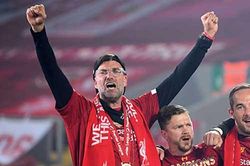 Klopp xin lỗi vì tự thấy không xứng đáng nhận giải HLV hay nhất năm 2020