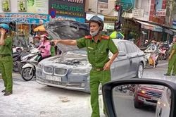 TP HCM: Xế hộp BMW bốc cháy giữa đường