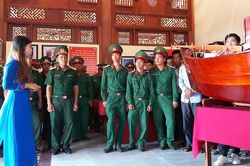 Tưởng nhớ, tri ân các anh hùng liệt sĩ khởi nghĩa Hòn Khoai