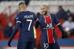 Neymar nhận giải thưởng cá nhân và 'mưa' lời khen ngợi