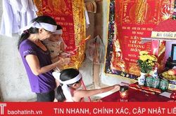 Hà Tĩnh: Bố mất, mẹ đau ốm, 2 đứa trẻ thơ mờ mịt tương lai