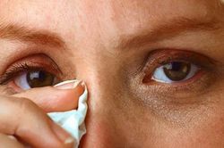 Dùng đèn diệt khuẩn không đúng cách có thể gây tổn thương mắt