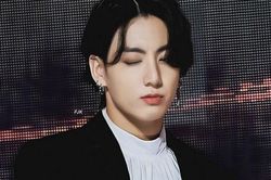 6 hành động đáng yêu quá mức của 'maknae vàng' Jungkook BTS tại TMA 2020