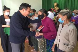 Hà Nội hỗ trợ người dân Quảng Ngãi khắc phục hậu quả bão lũ