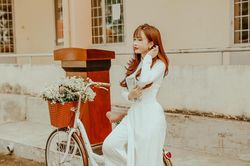 Vợ hai Minh Nhựa bất ngờ hồi xuân nhờ loạt ảnh nữ sinh