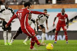 Liverpool thoát thua trên sân Fulham