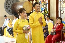 Quý Bình và vợ doanh nhân làm lễ hằng thuận
