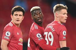 Neville: 'MU không có nổi đội hình vô địch trong suốt 6 năm'