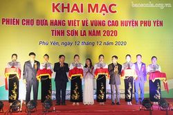 Phiên chợ đưa hàng Việt về vùng cao huyện Phù Yên năm 2020