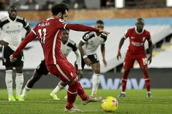 Fulham 1-1 Liverpool: Salah giải cứu Klopp tại Craven Cottage