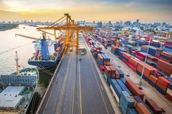 Phí hạ tầng cảng biển tại TPHCM: Tăng đột biến, doanh nghiệp 'kêu trời'
