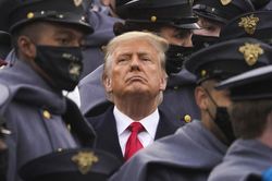 Ông Trump dọa phủ quyết dự luật quốc phòng vì Trung Quốc