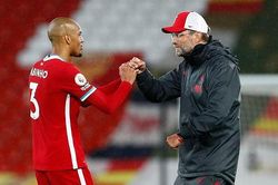MU bị dội nước lạnh, Klopp tiết lộ thương vụ Fabinho