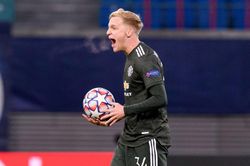Van Gaal: 'Van de Beek đến M.U là một sai lầm'